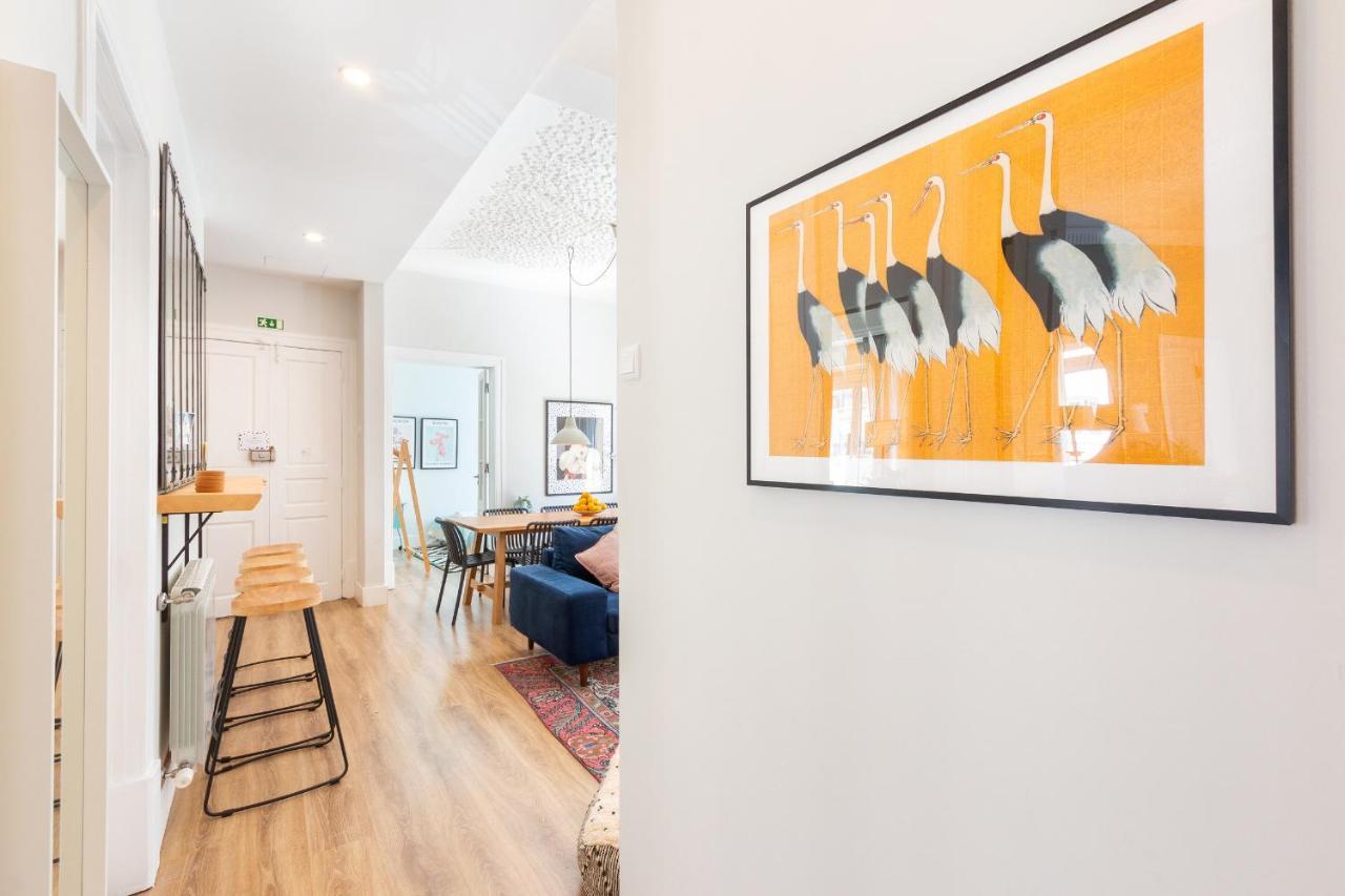 Hébergement de vacances Bright Center, 10m From Subway, 6 Rooms, Up To 20 Ppl