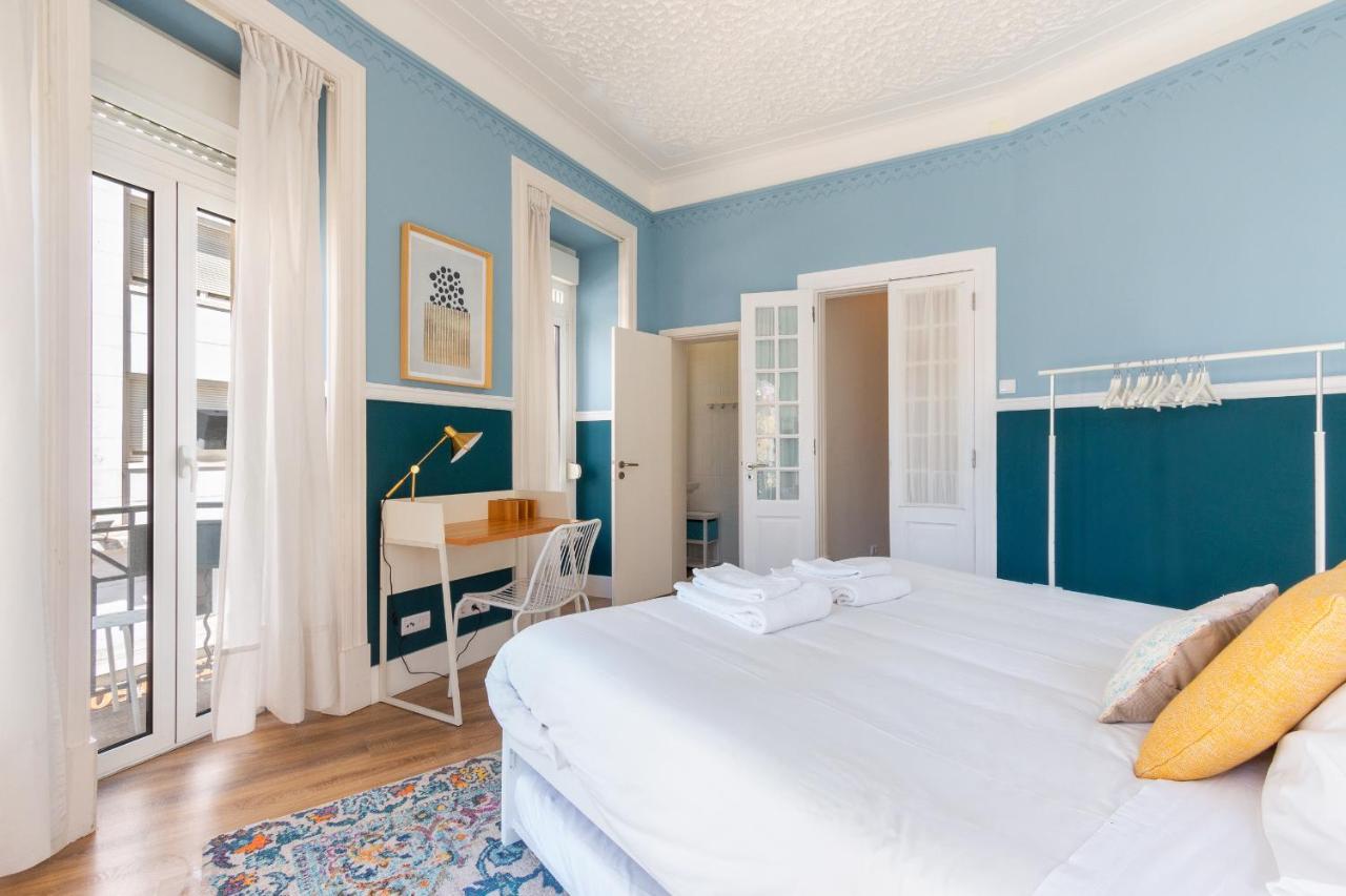 Bright Center, 10m From Subway, 6 Rooms, Up To 20 Ppl Hébergement de vacances