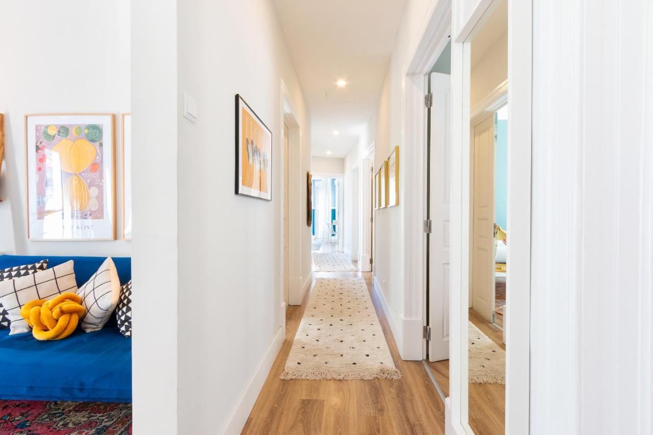 Hébergement de vacances Bright Center, 10m From Subway, 6 Rooms, Up To 20 Ppl Lisboa