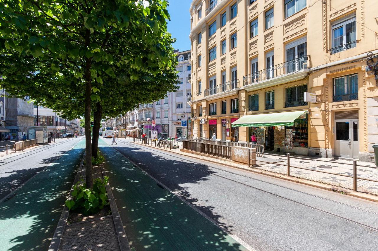 Bright Center, 10m From Subway, 6 Rooms, Up To 20 Ppl Hébergement de vacances Lisboa